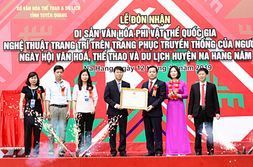 Trang phục người Dao đỏ được công nhận Di sản văn hóa phi vật thể quốc gia